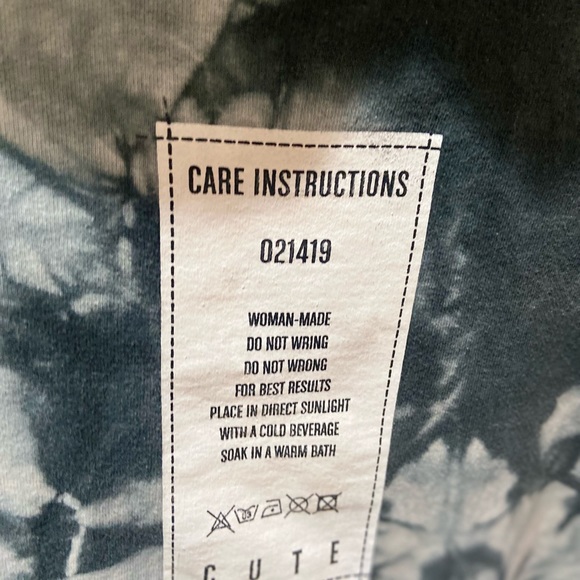 Liza Koshy Pullover - Picture 5 of 6